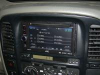 Фотография установки магнитолы JVC KW-AV61BTEE в Toyota Land Cruiser 100