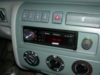 Фотография установки магнитолы Pioneer DEH-8400BT в UAZ Patriot