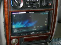 Фотография установки магнитолы Pioneer AVH-X4500DVD в Subaru Forester (SF)