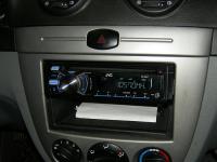 Фотография установки магнитолы JVC KD-R647EE в Chevrolet Lacetti