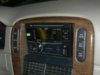 Фотография установки магнитолы JVC KW-R600BT в Ford Explorer