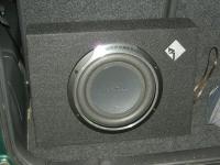 Установка сабвуфера Rockford Fosgate P3L-S10 в Suzuki Jimny