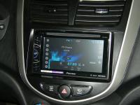 Фотография установки магнитолы Pioneer AVH-X2500BT в Hyundai Solaris