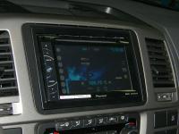 Фотография установки магнитолы Pioneer AVH-X1500DVD в Volkswagen Caravelle