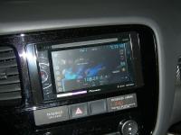 Фотография установки магнитолы Pioneer AVH-X2500BT в Mitsubishi Outlander III