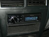 Фотография установки магнитолы Pioneer DEH-80PRS в Nissan Almera