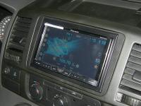 Фотография установки магнитолы Pioneer AVH-X4600DVD в Volkswagen Transporter T5