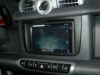 Фотография установки магнитолы Pioneer AVH-X8500BT в Smart Fortwo