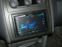 Фотография установки магнитолы Pioneer AVH-X4500DVD в Volkswagen Caddy