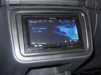 Фотография установки магнитолы Pioneer AVH-P4200DVD в Skoda Fabia