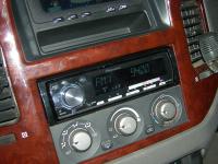 Фотография установки магнитолы Pioneer MVH-X460UI в Mitsubishi Pajero III