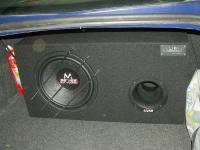 Установка сабвуфера Audio System M 12 BR в Renault Megane 2