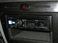 Фотография установки магнитолы Alpine CDE-182R в Chevrolet Lacetti