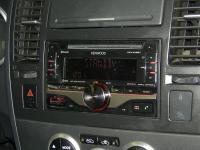 Фотография установки магнитолы Kenwood DPX405BT в Nissan Tiida