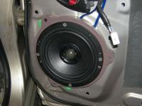 Установка акустики Morel Hybrid Integra 602 в Toyota Land Cruiser 200