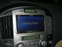 Фотография установки магнитолы Alpine INE-W977BT в Hyundai Grand Starex