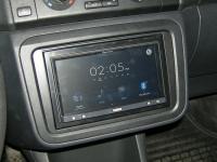 Фотография установки магнитолы Pioneer AppRadio SPH-DA110 в Skoda Fabia