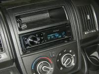 Фотография установки магнитолы Pioneer DEH-80PRS в Citroen Jumper