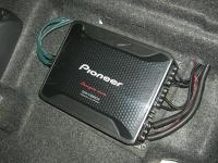 Установка усилителя Pioneer GM-D8604 в Peugeot 107