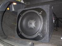 Установка сабвуфера JBL GT5-12 в Ford Focus