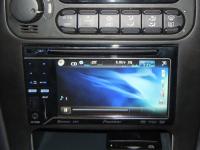 Фотография установки магнитолы Pioneer AVH-P3200BT в Chrysler 300M