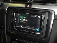 Фотография установки магнитолы Pioneer AVH-X8600BT в Skoda Superb