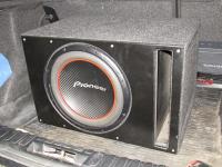 Установка сабвуфера Pioneer TS-W304R vented box в BMW 1 (E87)