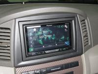 Фотография установки магнитолы Pioneer AVH-X5700BT в Jeep Grand Cherokee (WK)