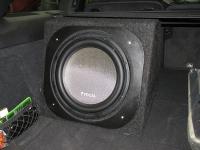 Установка сабвуфера Focal Access 30 A4 в Audi Q7