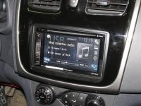 Фотография установки магнитолы Pioneer AVH-X2700BT в Renault Sandero 2