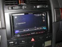 Фотография установки магнитолы Pioneer AVH-X8600BT в Volkswagen Touareg