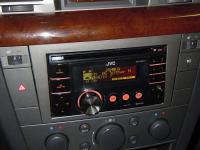 Фотография установки магнитолы JVC KW-XR817EE в Opel Vectra