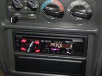 Фотография установки магнитолы Pioneer DEH-2310UB в Mitsubishi Pajero