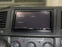 Фотография установки магнитолы Sony XAV-E70BT в Volkswagen Caravelle