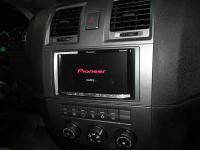 Фотография установки магнитолы Pioneer AVH-X8700BT в UAZ Patriot