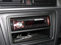 Фотография установки магнитолы Pioneer DEH-X3700UI в Volkswagen Polo