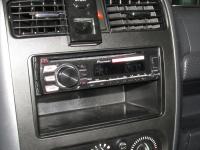 Фотография установки магнитолы Pioneer DEH-1700UB в Suzuki Jimny