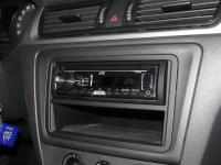 Фотография установки магнитолы JVC KD-X120EE в Skoda Rapid