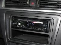 Фотография установки магнитолы Pioneer DEH-1800UBG в Skoda Rapid