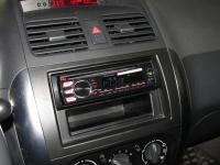 Фотография установки магнитолы Pioneer DEH-2700UI в Suzuki SX4