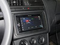 Фотография установки магнитолы Pioneer MVH-AV270BT в Volkswagen Polo V