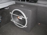 Установка сабвуфера JBL CS-1204B в Ford Focus 2