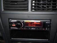 Фотография установки магнитолы Sony CDX-GT650UI в Nissan Almera Classic