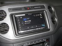 Фотография установки магнитолы Pioneer AVH-X8700BT в Volkswagen Tiguan