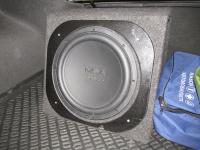 Установка сабвуфера Polk Audio MM1240DVC в Hyundai i40