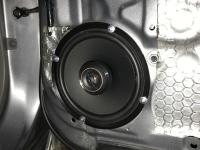 Установка акустики Pioneer TS-D65F в Subaru Forester (SG)