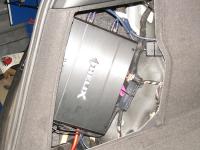 Установка усилителя Helix D FOUR в Audi Q5