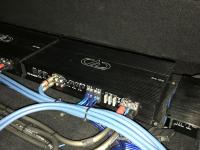 Установка усилителя DD Audio C4.100 в Hyundai Santa Fe (IV)