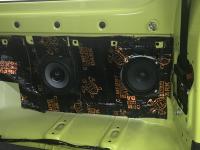 Установка акустики Morel Maximo Ultra Coax 502 в Suzuki Jimny IV