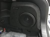 Установка сабвуфера Helix K 10W в Toyota RAV4.5